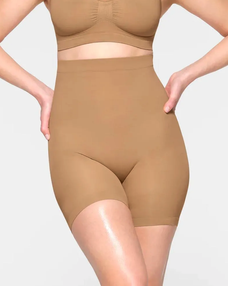 Short Levanta Glúteos de Cintura Alta – Sin Costuras y con Efecto Moldeador